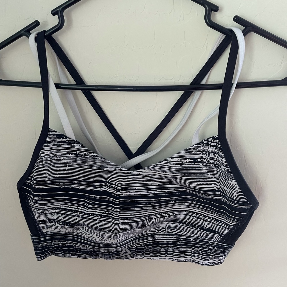 Black and white Reebok sports bra size small